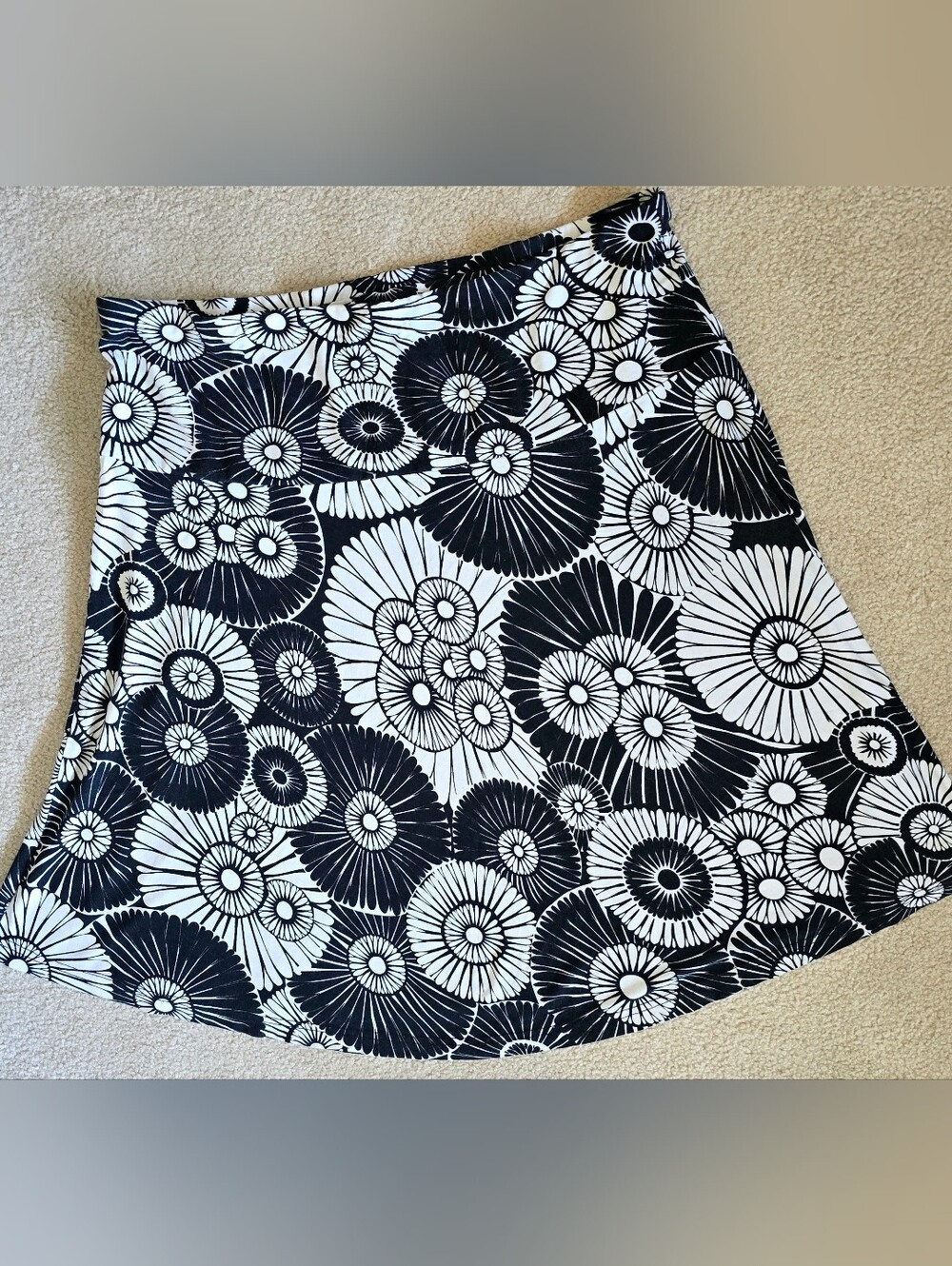 H&M Black and White Floral Daisy Mini Skirt
